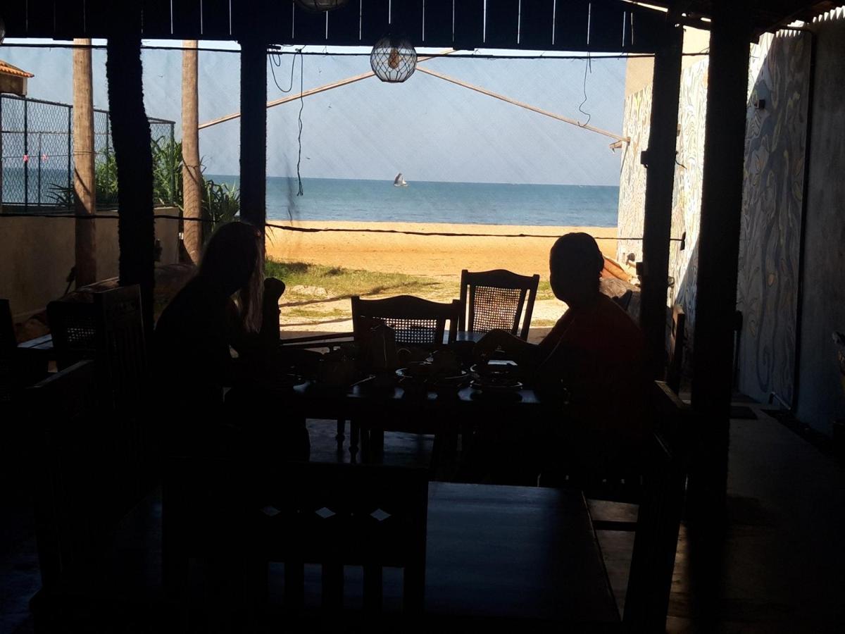Отель The Sea House Kudapaduwa Экстерьер фото